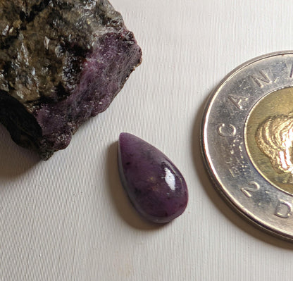 Corundum-Sapphire Cabochon, 14 x 8 mm, Handmade Pear, from Newfoundland and Labrador, Canada