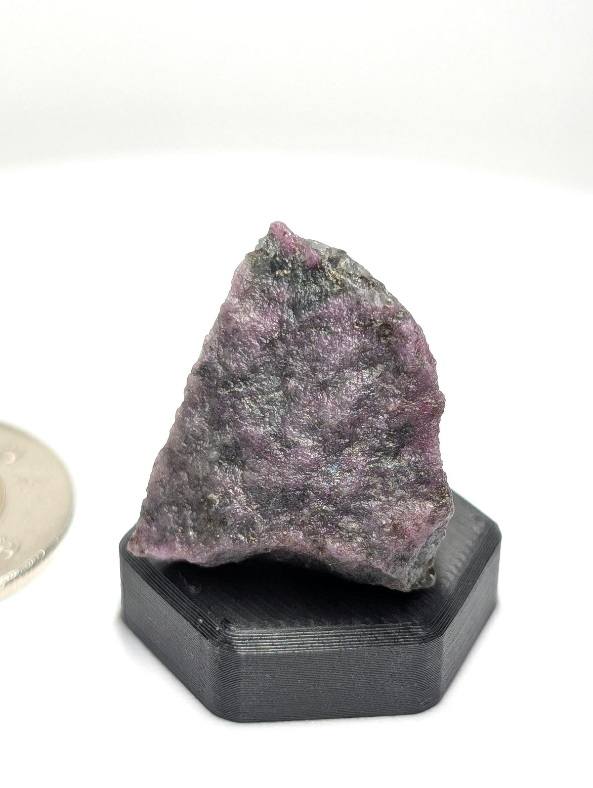Corundum-Sapphire Specimen, 25 × 20 × 16 mm, from Newfound and Labrador, Canada