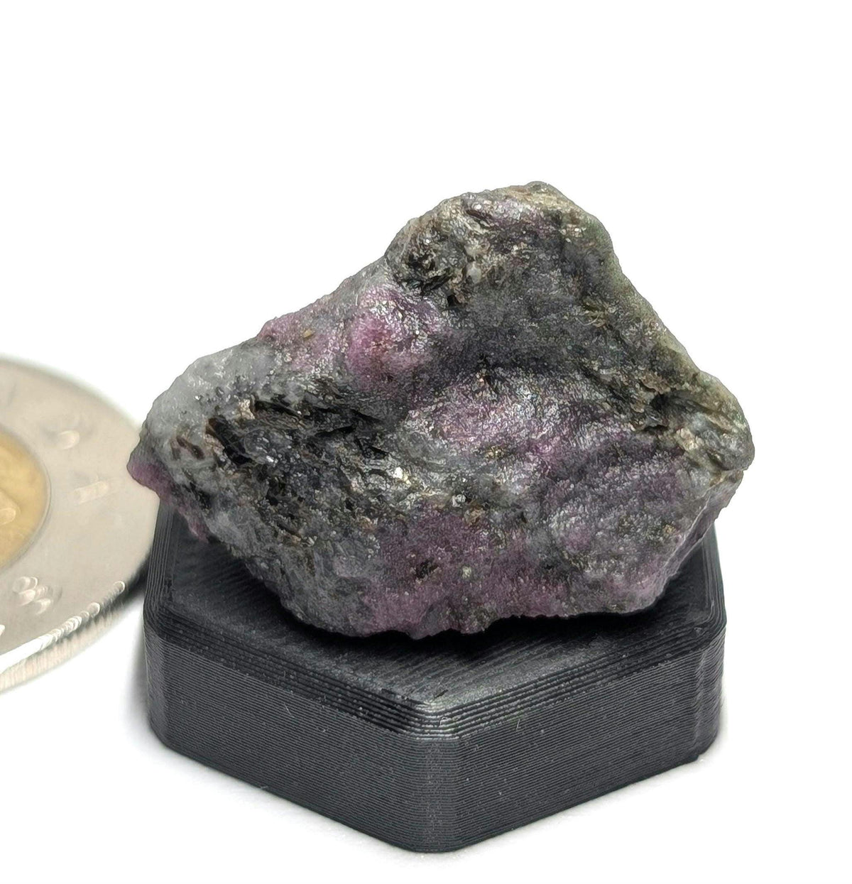 Corundum-Sapphire Specimen, 25 × 20 × 16 mm, from Newfound and Labrador, Canada
