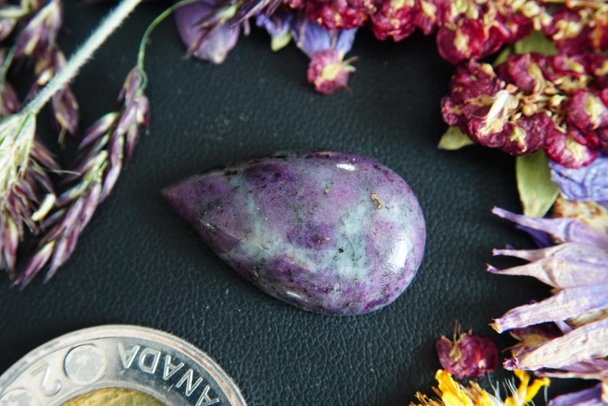 Corundum-Sapphire Cabochon, 32 x 22 mm, Handmade Pear, from Newfoundland and Labrador, Canada