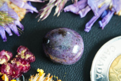 Corundum-Sapphire Cabochon, 14 x 13 mm, Handmade Oval, from Newfoundland and Labrador, Canada