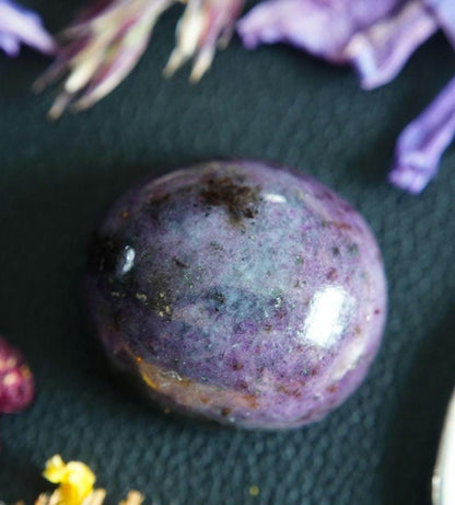 Corundum-Sapphire Cabochon, 14 x 13 mm, Handmade Oval, from Newfoundland and Labrador, Canada