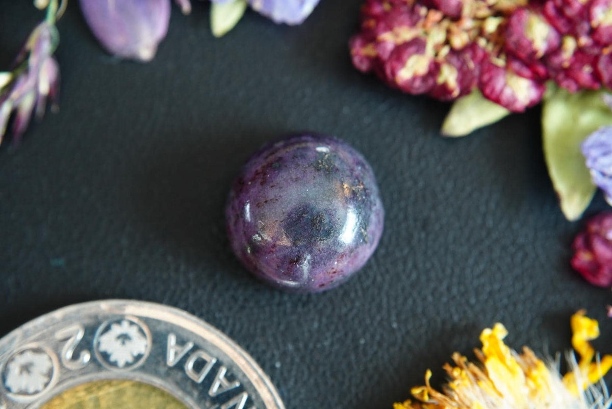 Corundum-Sapphire Cabochon, 12.5 × 6.5 mm Handmade Round, from Newfoundland and Labrador, Canada