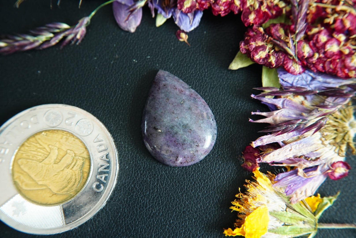 Corundum-Sapphire Cabochon, 24 x 22 mm, Pear, from Newfoundland and Labrador, Canada