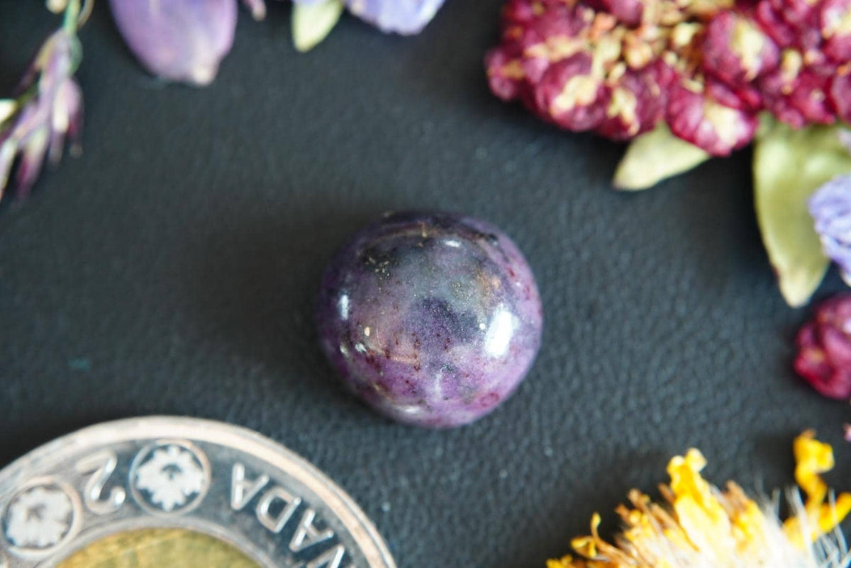 Corundum-Sapphire Cabochon, 12.5 × 6.5 mm Handmade Round, from Newfoundland and Labrador, Canada