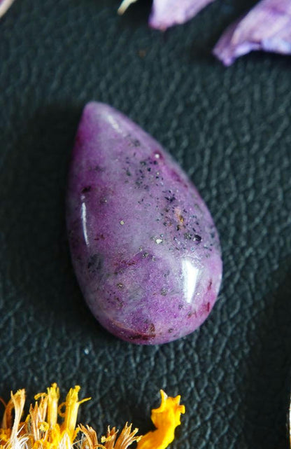 Corundum-Sapphire Cabochon, 14 x 8 mm, Handmade Pear, from Newfoundland and Labrador, Canada