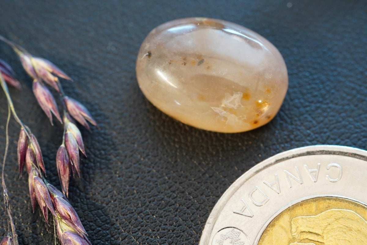 Agate Cabochon, 17 x 12 mm, Handmade Oval, from Saskatchewan, Canada