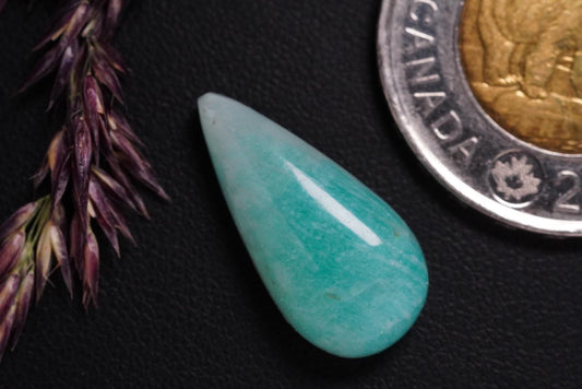 Cabochon en amazonite, 22 x 11 mm, poire faite à la main, du Québec, Canada