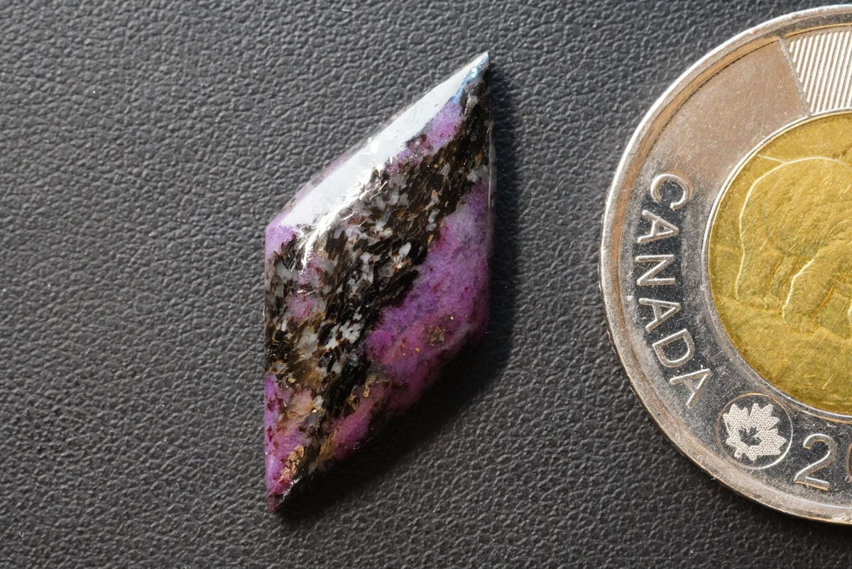 Corundum-Sapphire Cabochon, 28 x 13 mm, Handmade Diamond, from Newfoundland and Labrador, Canada