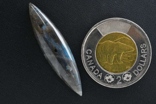Cabochon en labradorite, 43 x 10 mm, marquise faite main, provenant de Terre-Neuve-et-Labrador, Canada