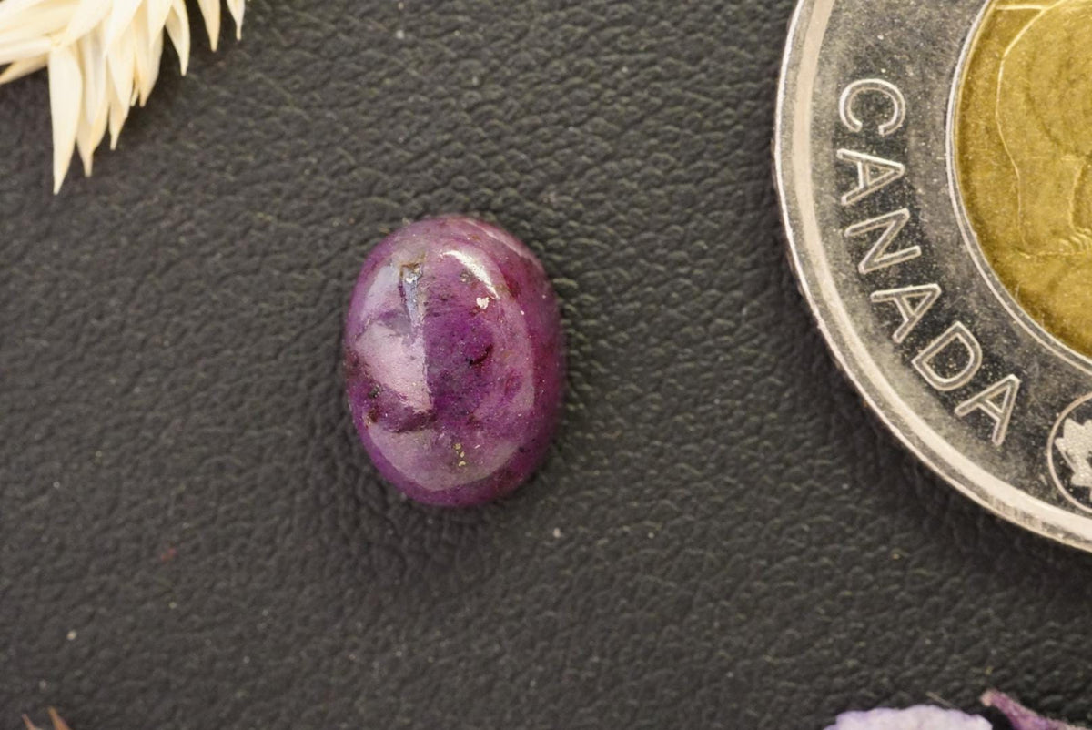 Corundum-Sapphire Cabochon, 9.5 x 7.25 mm, Handmade Oval, from Newfoundland and Labrador, Canada