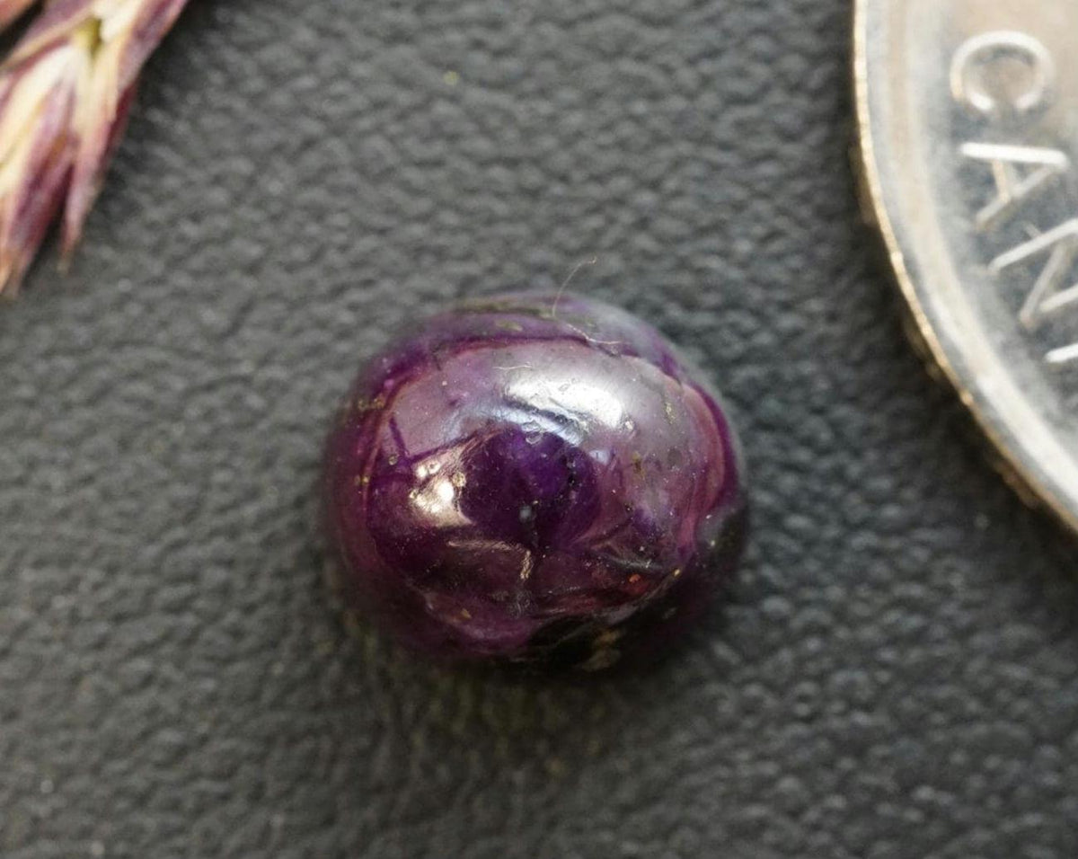 Corundum-Sapphire Cabochon, 9.5 x 8.5 mm, Handmade Oval, from Newfoundland and Labrador, Canada