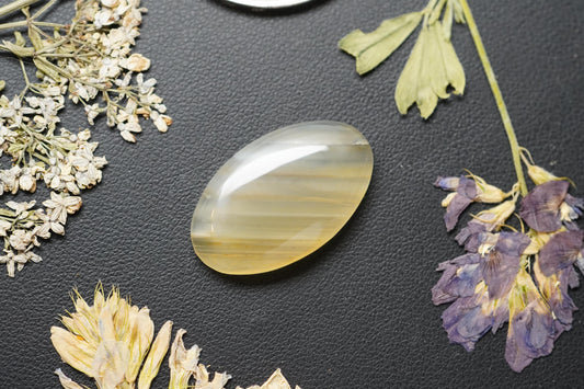 Cabochon en agate cornaline, 24 x 15 mm, ovale fait main, de Colombie-Britannique, Canada
